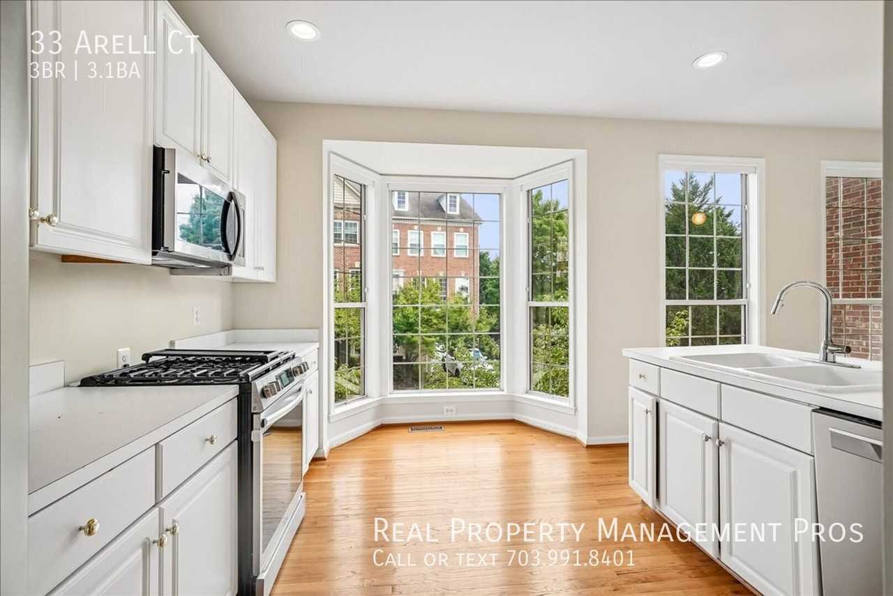 33 Arell Ct - Photo 5 of 35