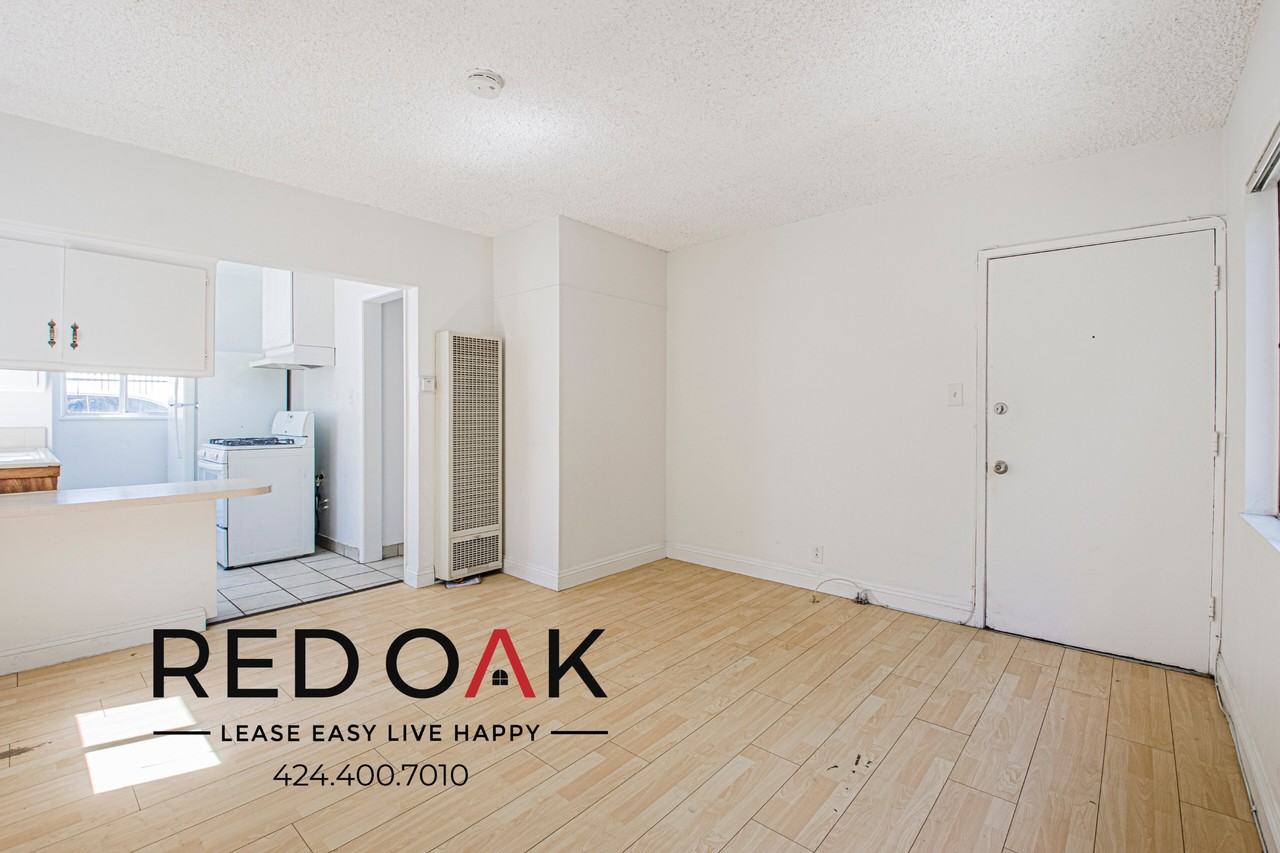 6803 Long Beach Blvd #4 - Photo 4 of 17