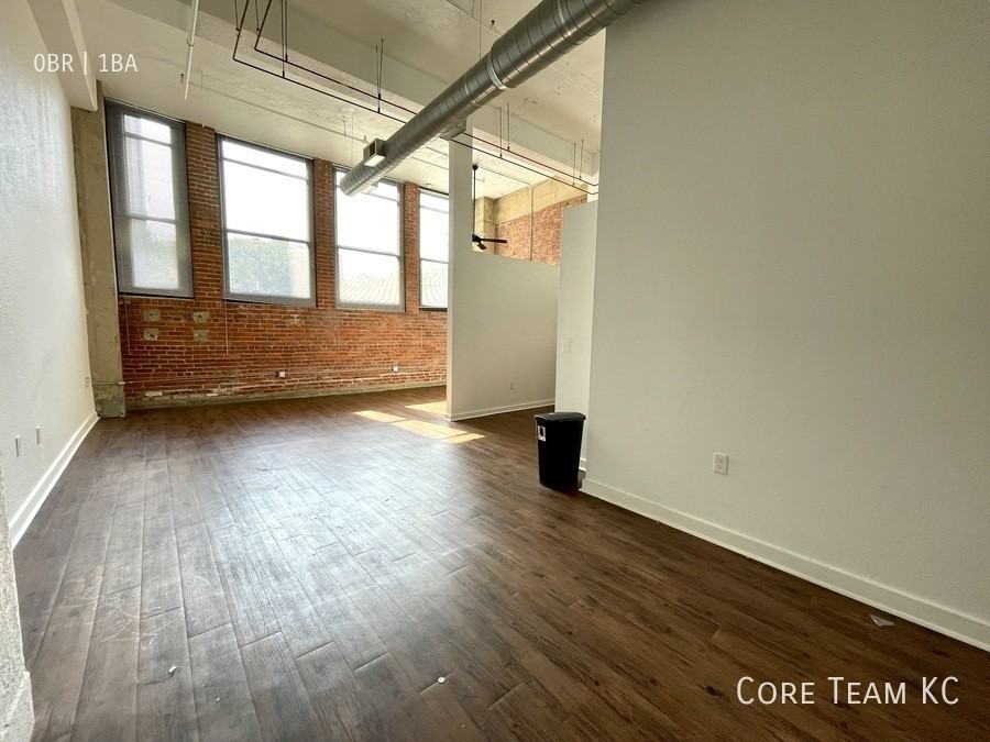 934 Broadway Blvd #112 - Photo 2 of 7