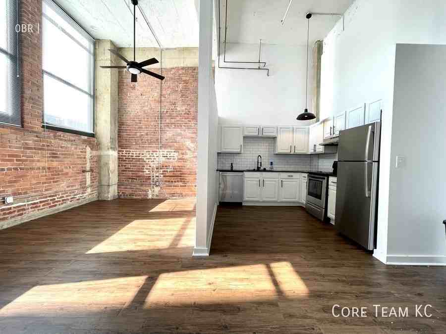934 Broadway Blvd #112 - Photo 3 of 7