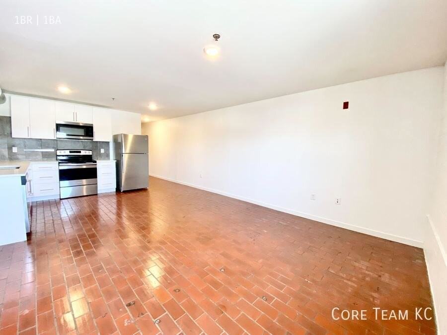 1180 E 30th St #213