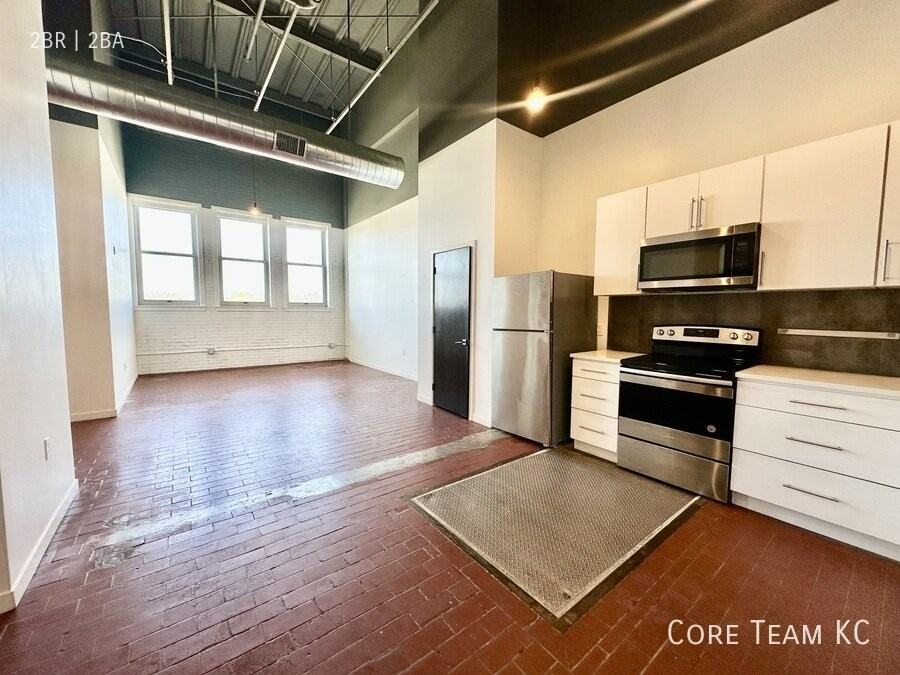 1180 E 30th St #402