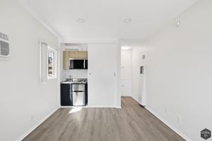 featured image of 1333 Barry Ave #8