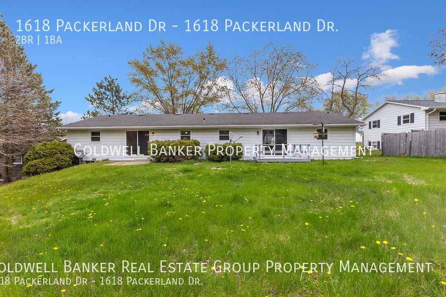 1618 Packerland Dr - Photo 4 of 12