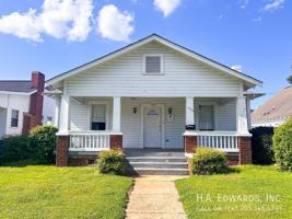 featured image of 1004 13th St