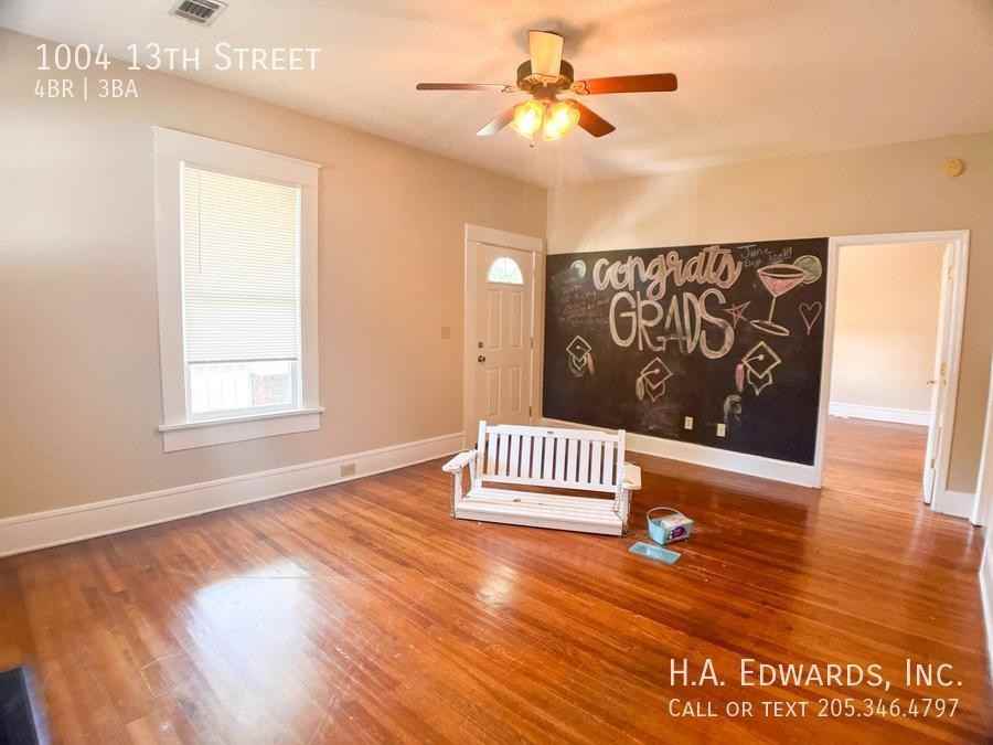 1004 13th St - Photo 3 of 31