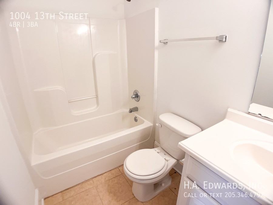 1004 13th St - Photo 5 of 31
