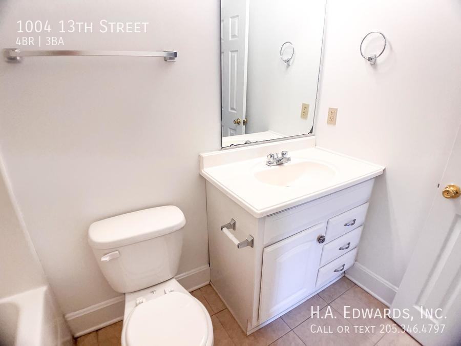 1004 13th St - Photo 6 of 31