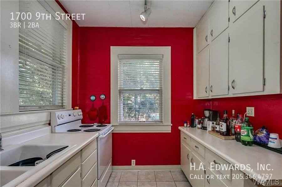 1700 9th St - Photo 3 of 6