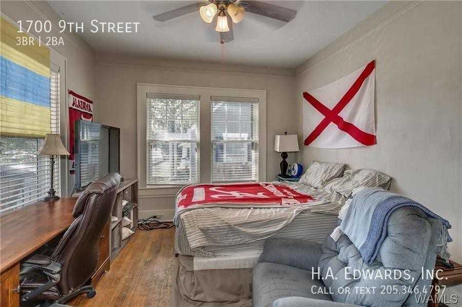 1700 9th St - Photo 4 of 6