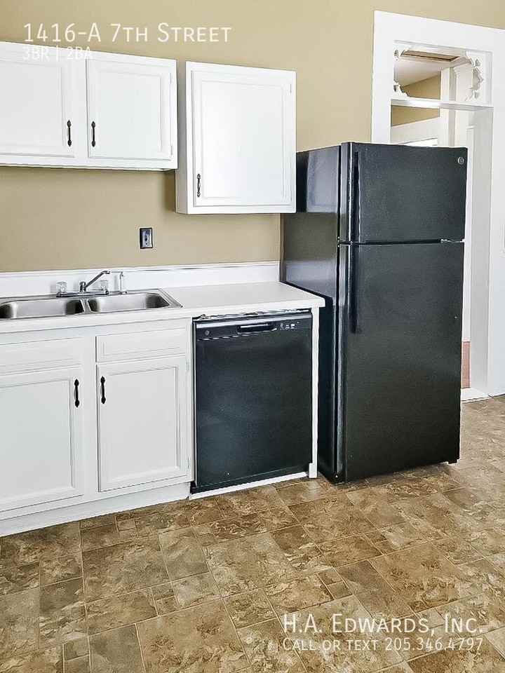 1416A 7th St - Photo 4 of 6