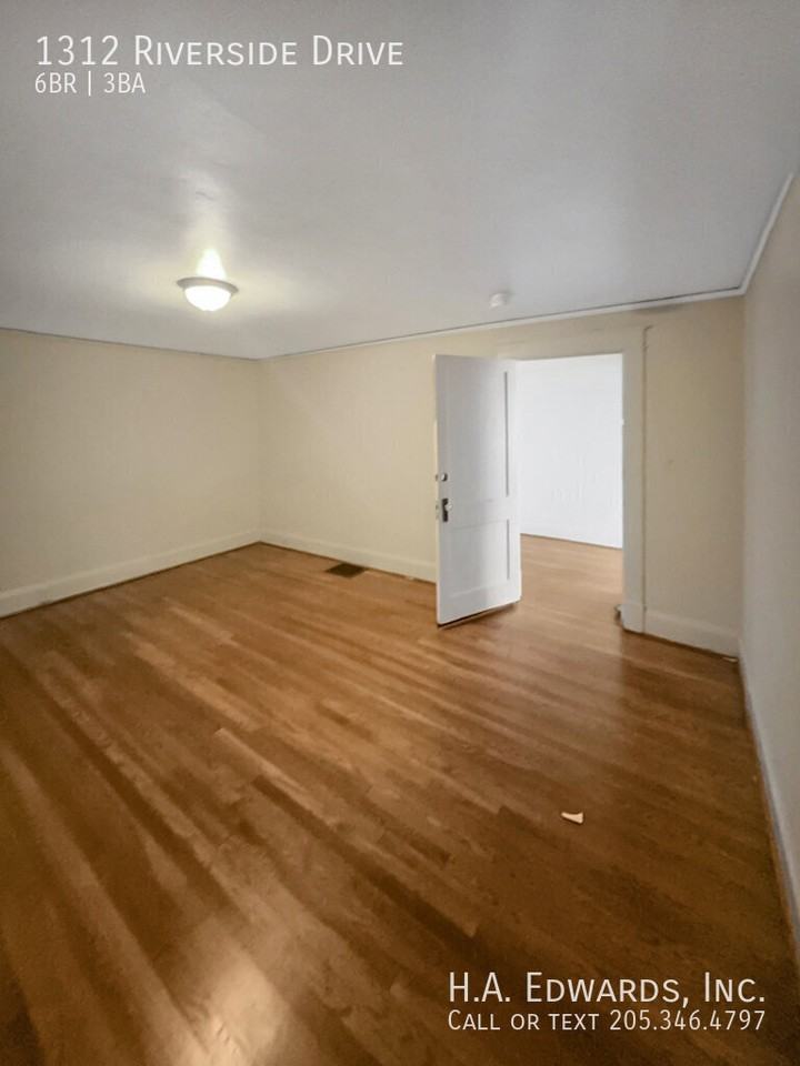 1312 Riverside Dr - Photo 4 of 6