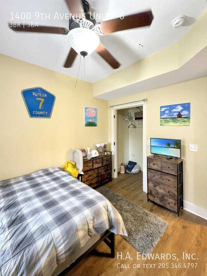 1400 9th Ave #6 - Photo 4 of 11