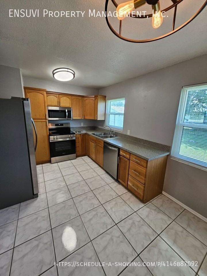 4419 Tarpon Dr - Photo 4 of 13