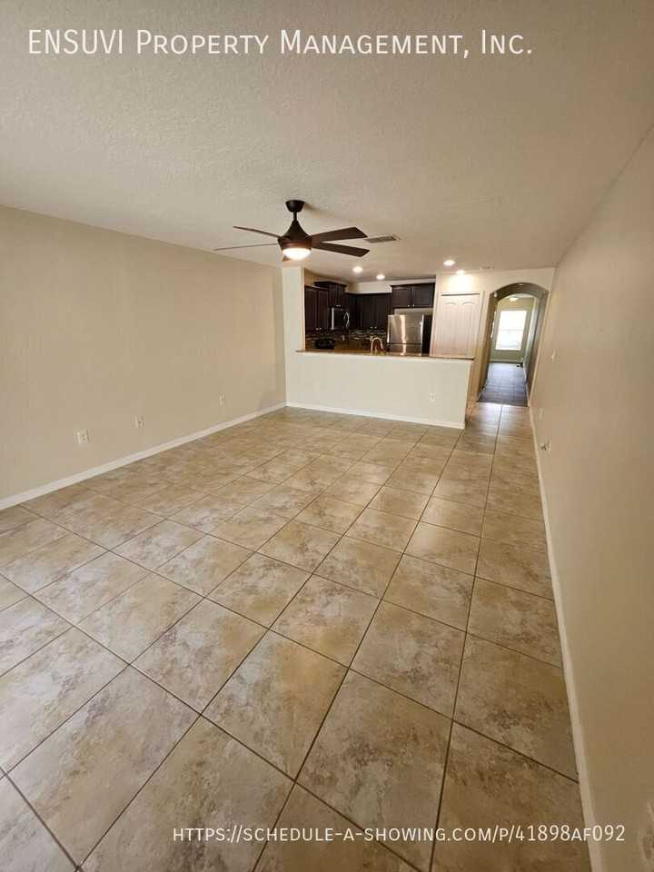 9732 Trumpet Vine Loop - Photo 3 of 15