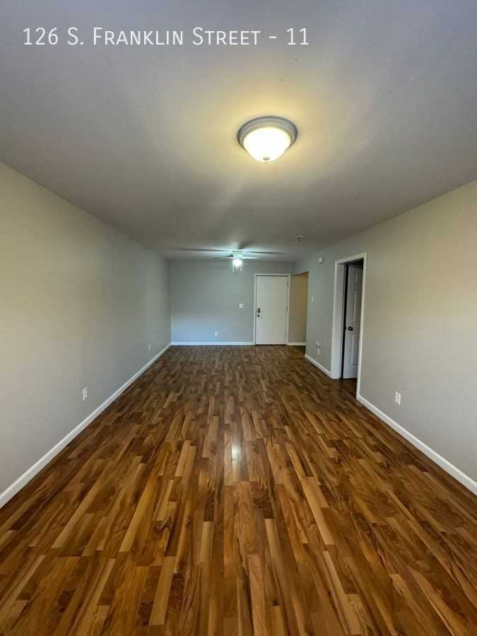 126 S Franklin St #11 - Photo 5 of 18