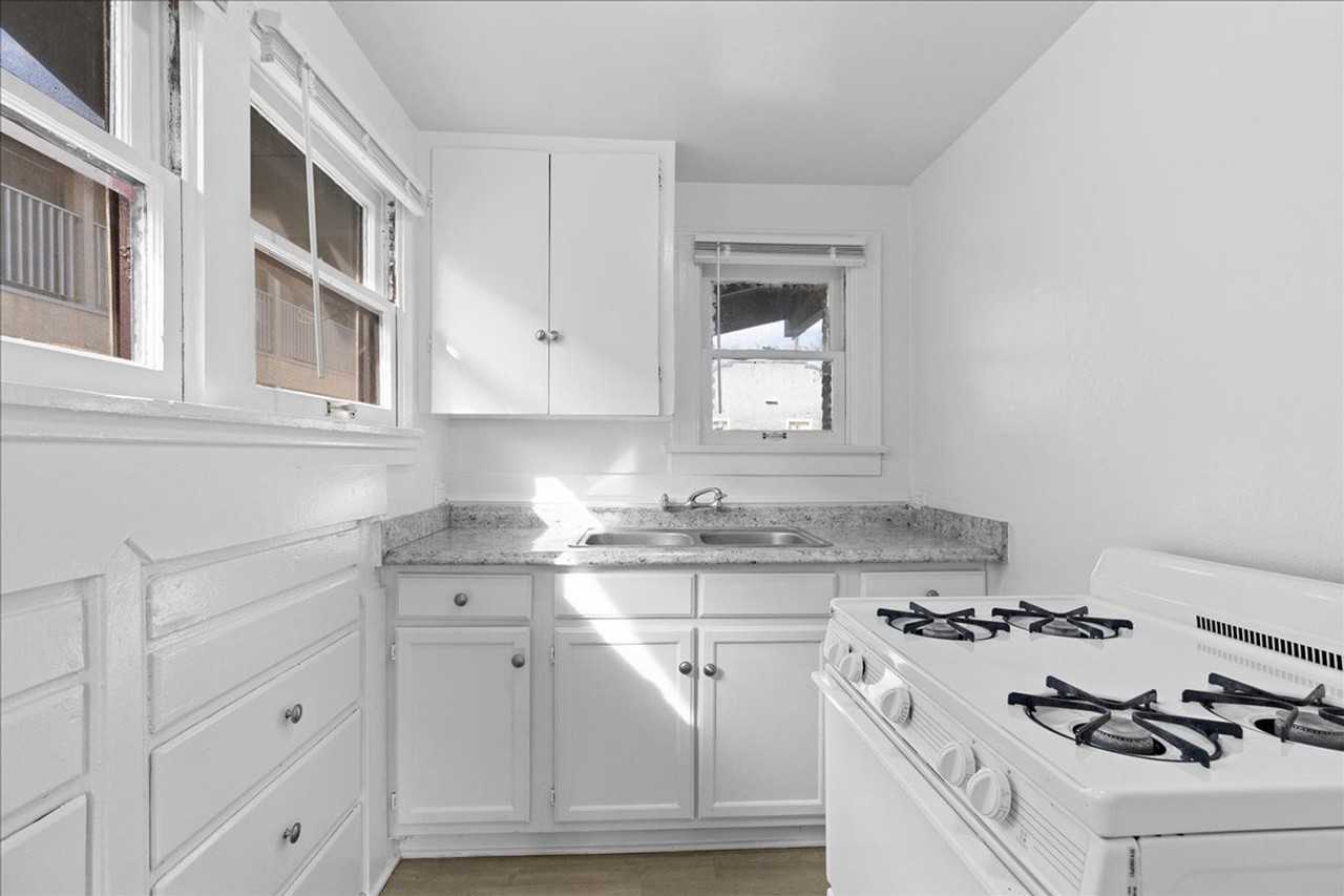 301 W 14th St #301-1-2 - Photo 3 of 12