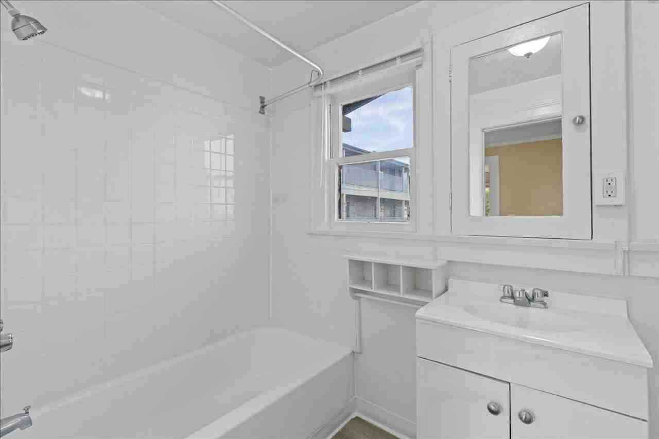 301 W 14th St #301-1-2 - Photo 6 of 12