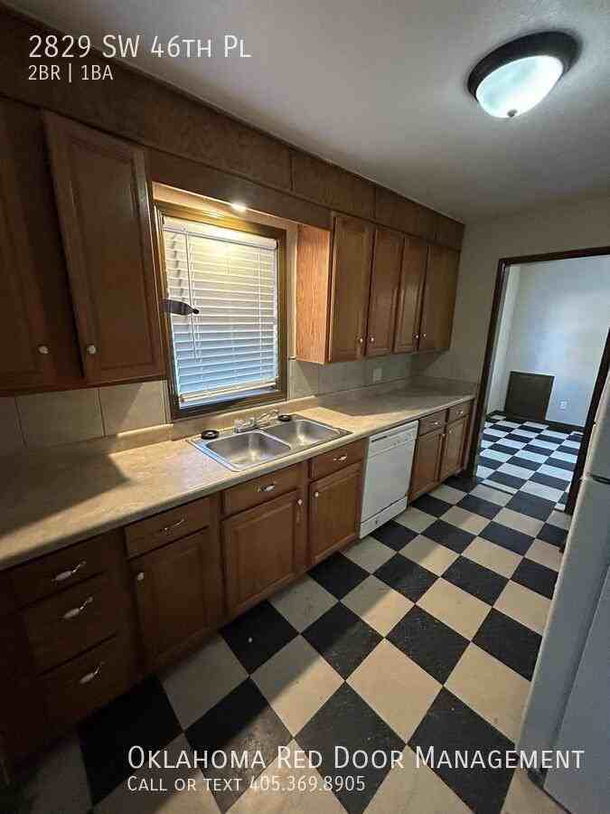 2829 Sw 46th Pl - Photo 3 of 18