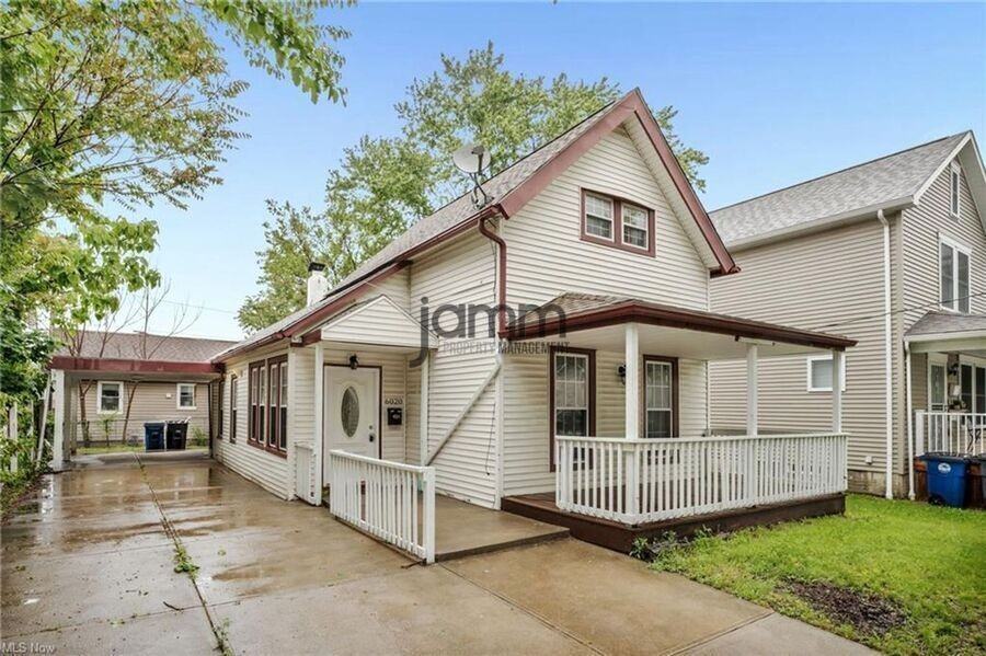 6020 Wakefield Ave - Photo 2 of 34