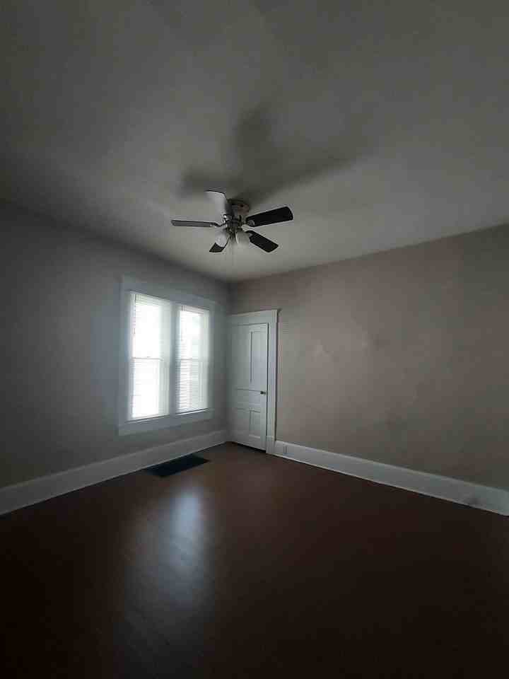 120 Maholm St - Photo 5 of 10