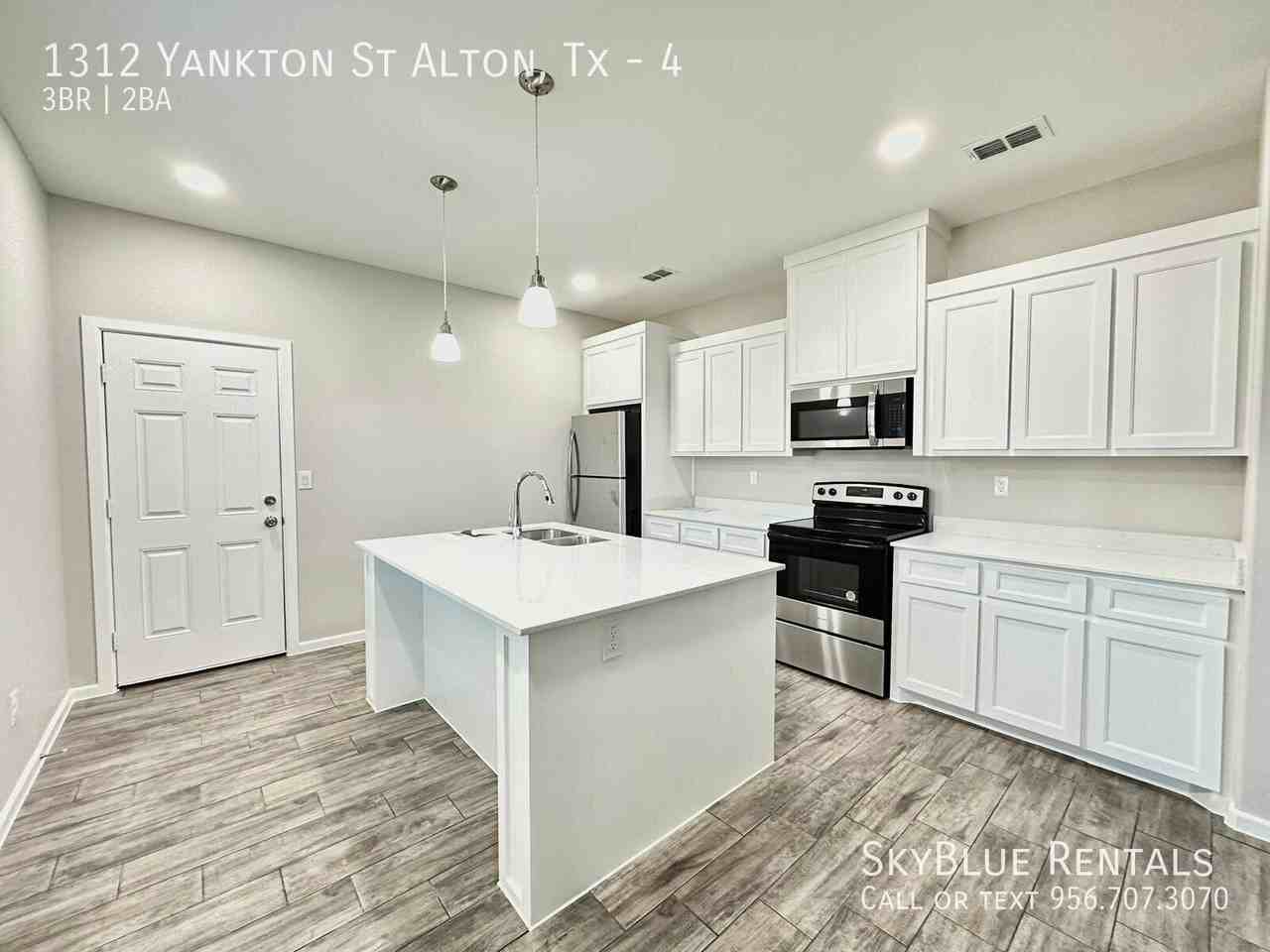 1312 S Yankton St #4 - Photo 3 of 5