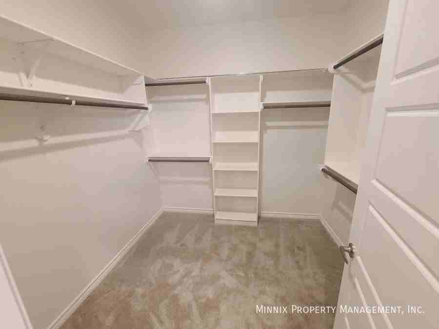 5308 Kilyn Ct - Photo 7 of 37