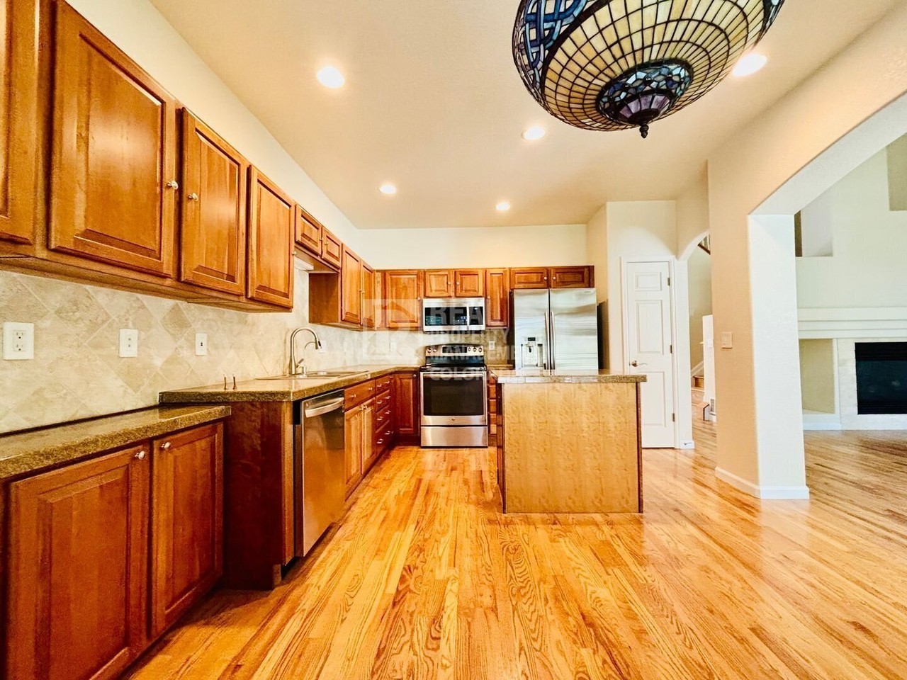 8512 S Lewis Way - Photo 3 of 20