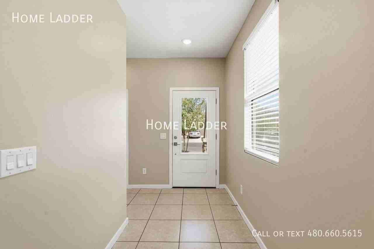 13544 N 142nd Dr - Photo 2 of 27