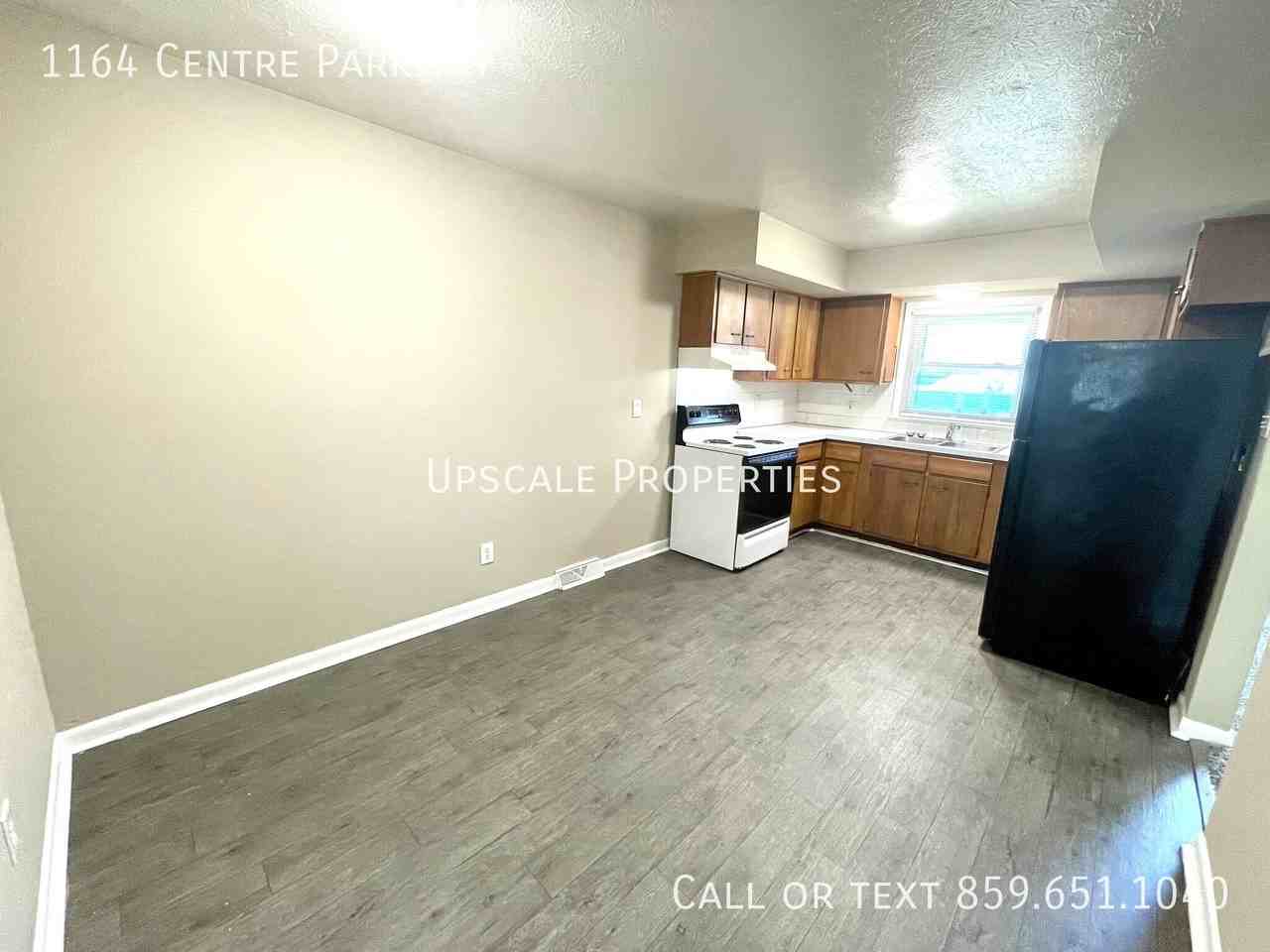 1164 Centre Pkwy - Photo 3 of 8