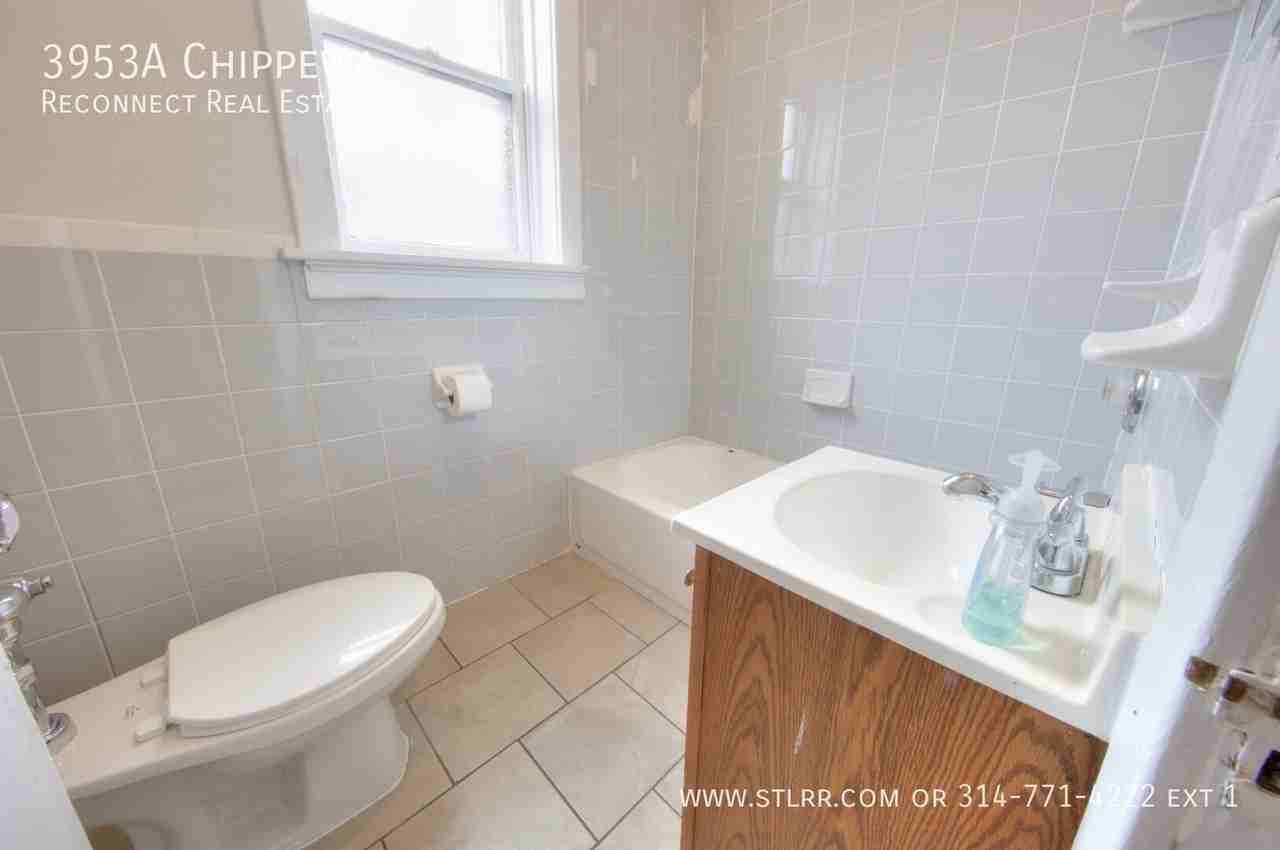 3953A Chippewa St - Photo 6 of 8