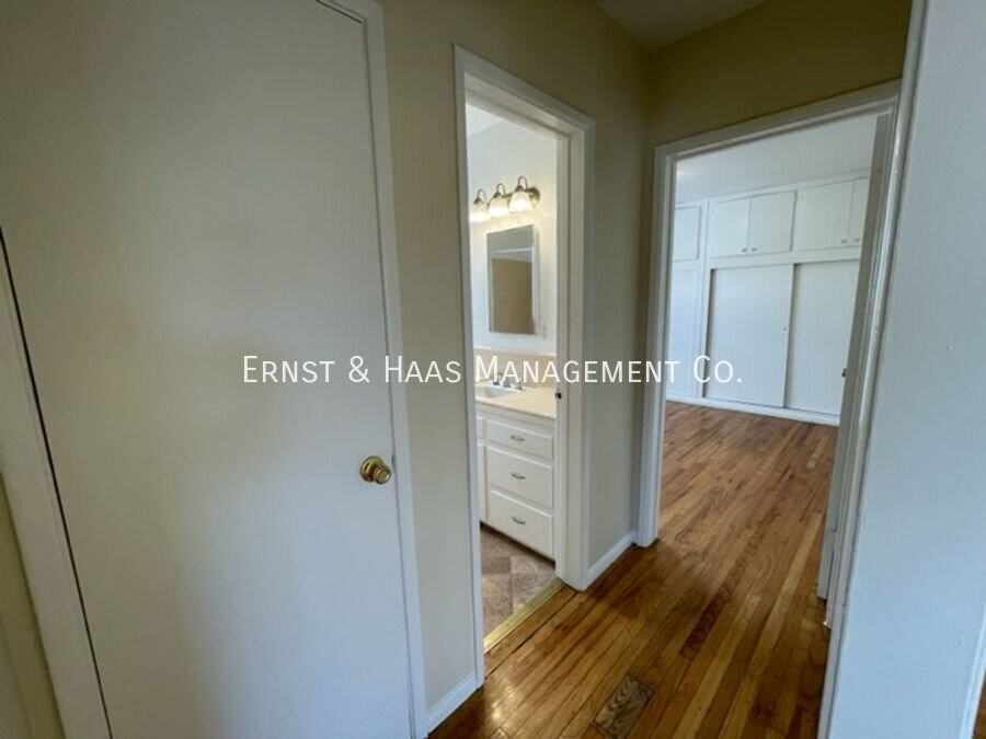 159 Roycroft Ave #04 - Photo 6 of 14