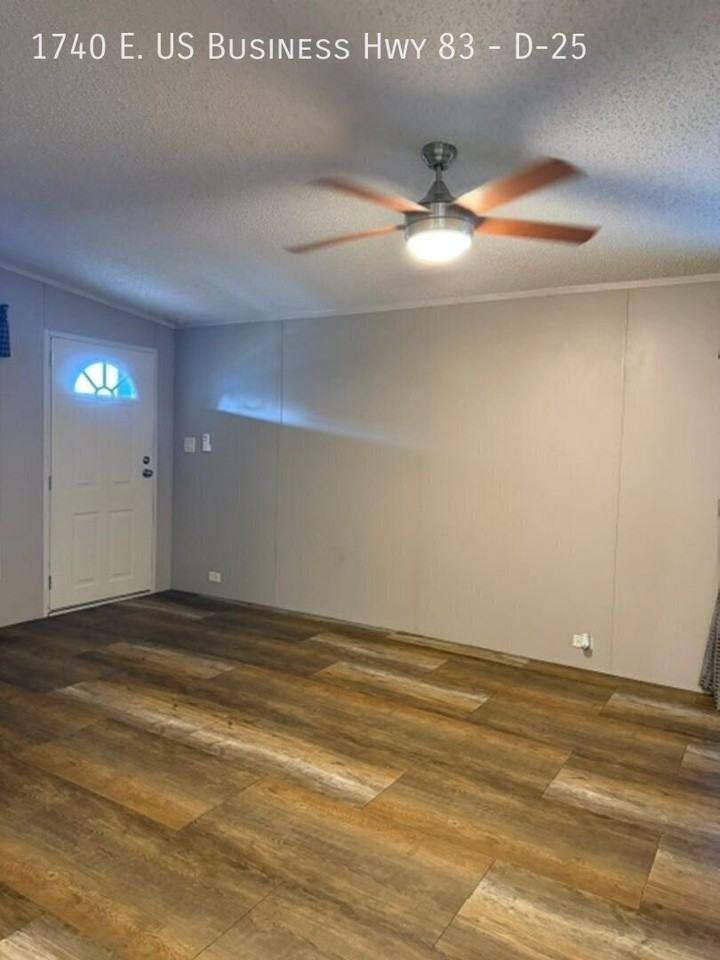 1740 E. US Business Hwy 83 #D25 - Photo 2 of 8