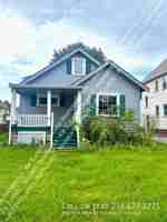 featured image of 9110 Rosewood Ave