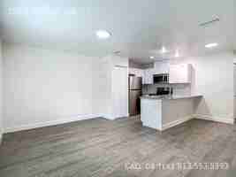 featured image of 326 S Grosse Ave #7