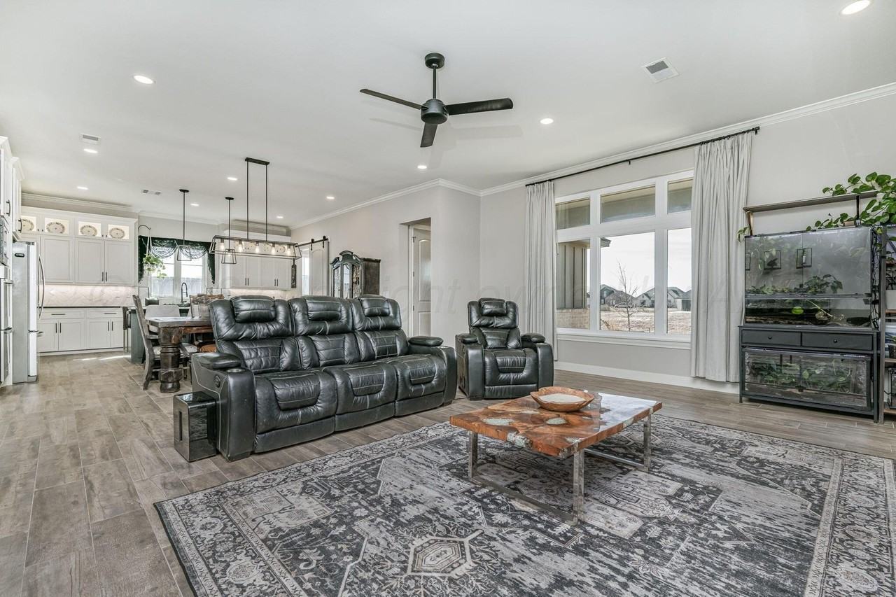 5602 Hillstone Ave - Photo 7 of 32