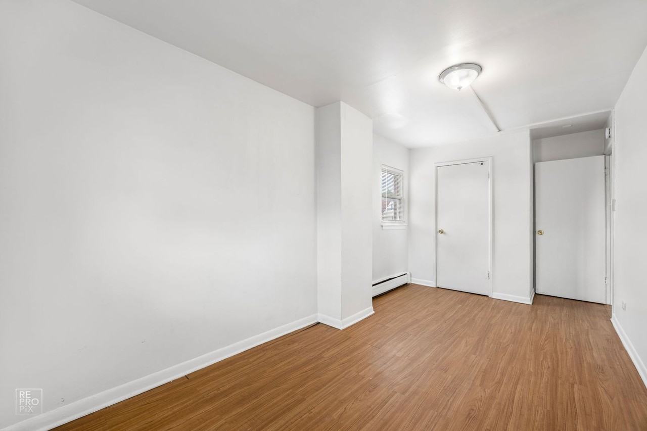 1426 S Cicero Ave #305 - Photo 5 of 10