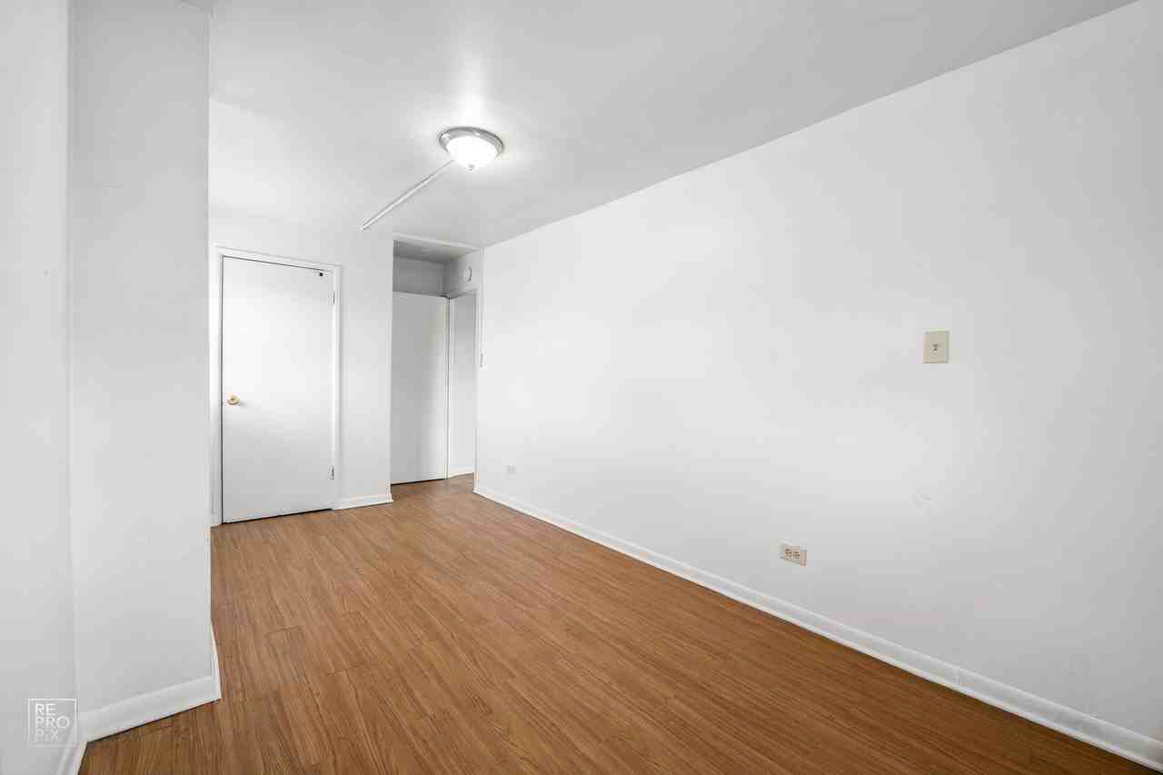 1426 S Cicero Ave #305 - Photo 6 of 10