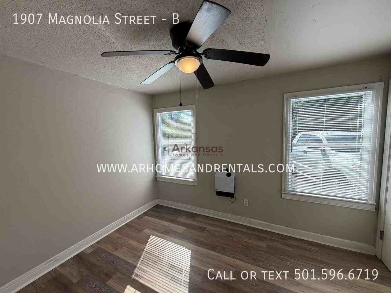 1907 N Magnolia St #B - Photo 3 of 9