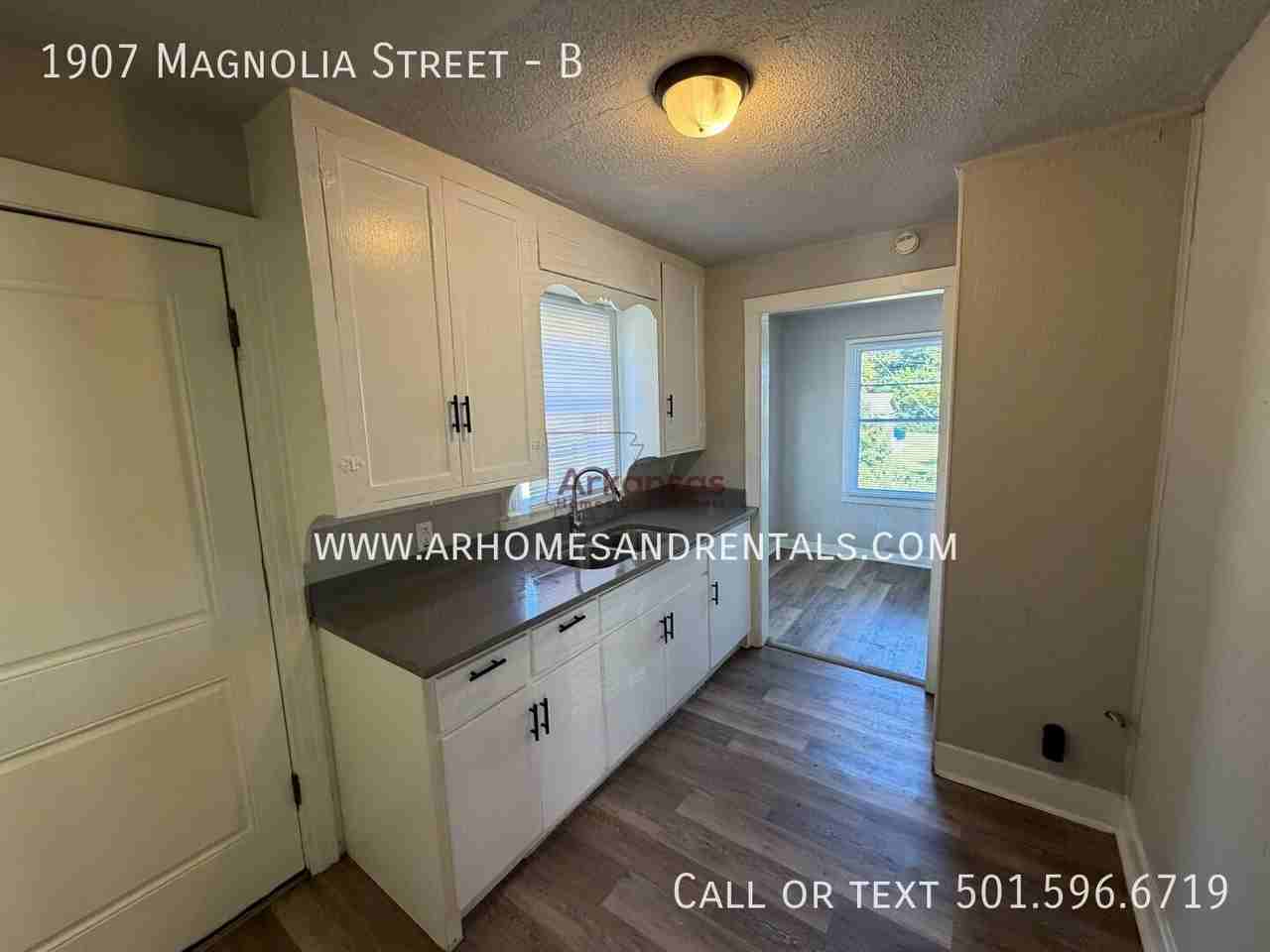 1907 N Magnolia St #B - Photo 5 of 9