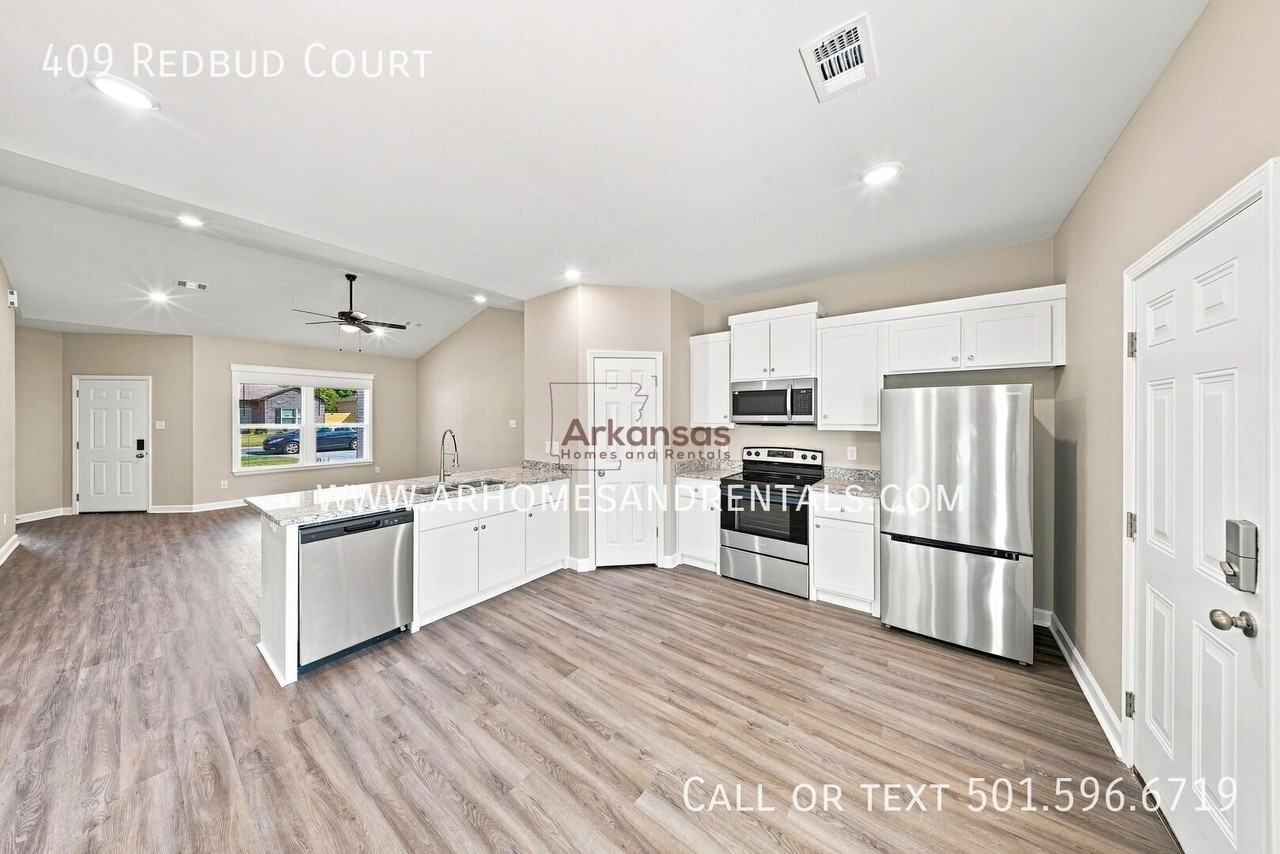 409 Redbud Court - Photo 4 of 17