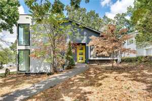 featured image of 524 W Adams St