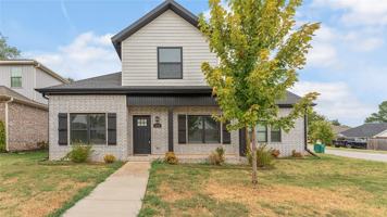 featured image of 334 W Kinniburgh Dr