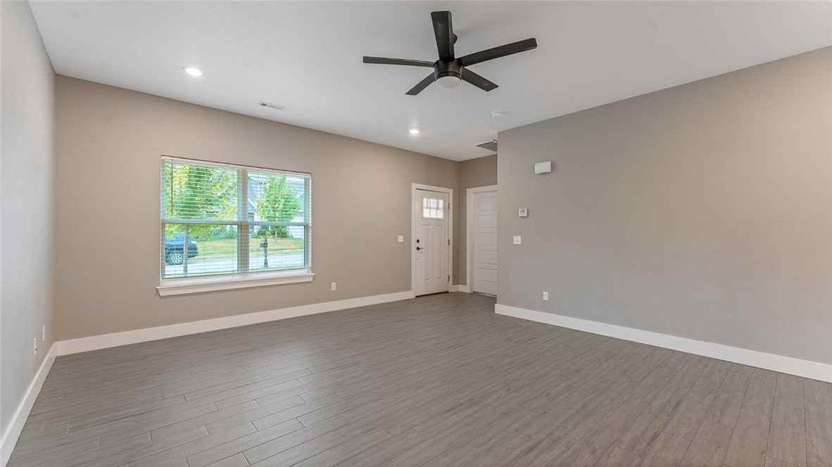 334 W Kinniburgh Dr - Photo 3 of 19