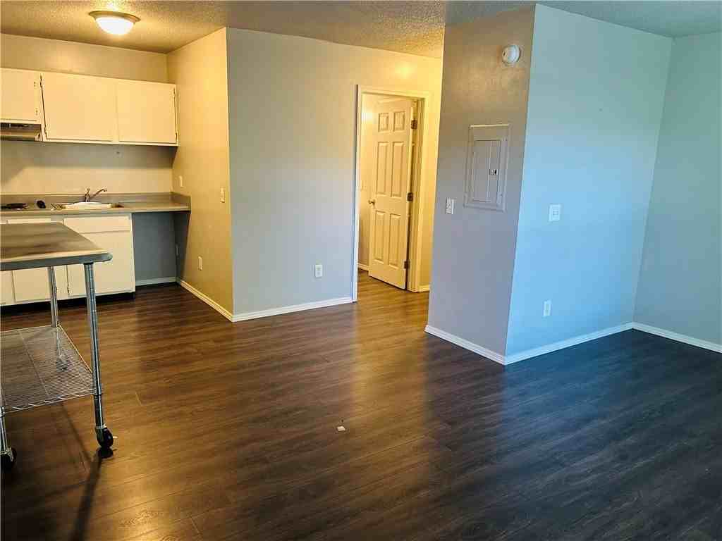 3701 W Cedar St #1 - Photo 7 of 17