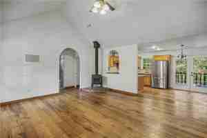 featured image of 11 Cresswell Ln