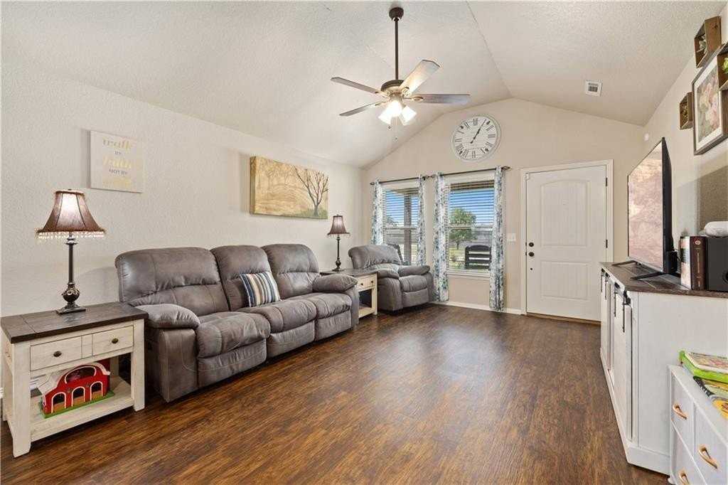 151 Foxglove St - Photo 2 of 15