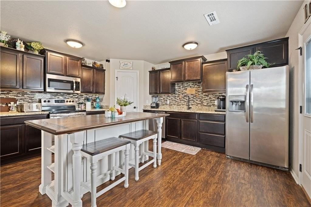 151 Foxglove St - Photo 5 of 15