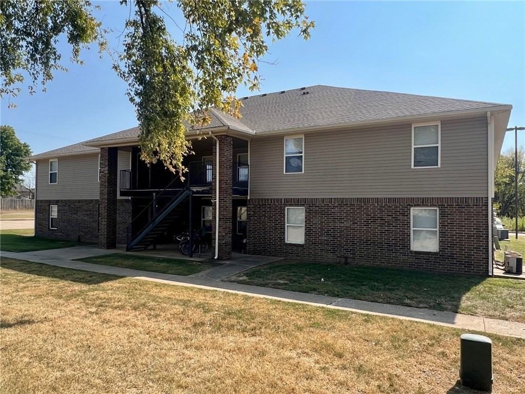 121 Sadie Ln - Photo 3 of 14