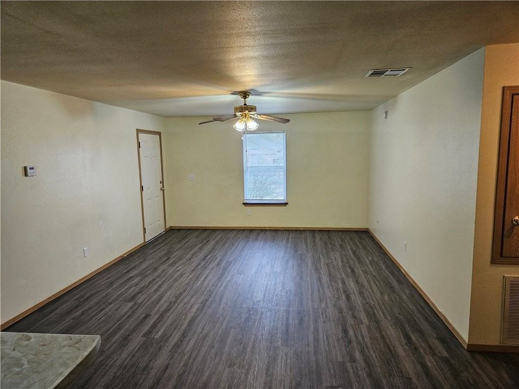 121 Sadie Ln - Photo 4 of 14